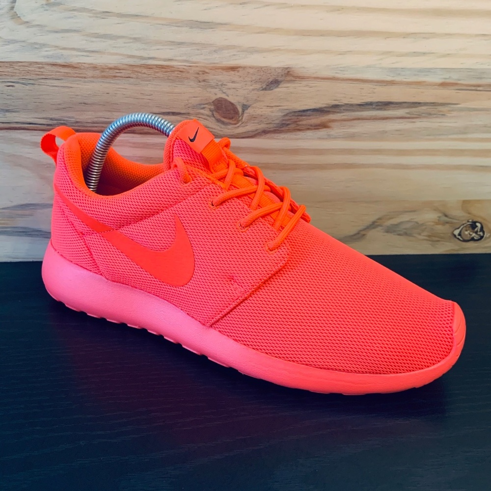 New Nike Roshe One Women's Bright Orange Coral - Picture 3 of 8